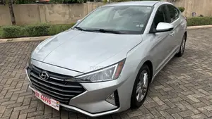 Hyundai Elantra SEL 2019 Silver