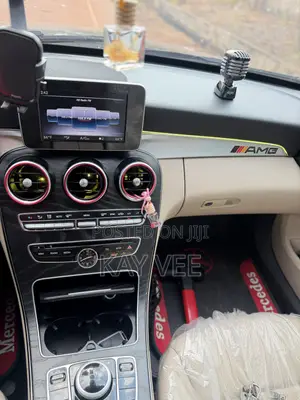 Mercedes-Benz C300 2018 Black