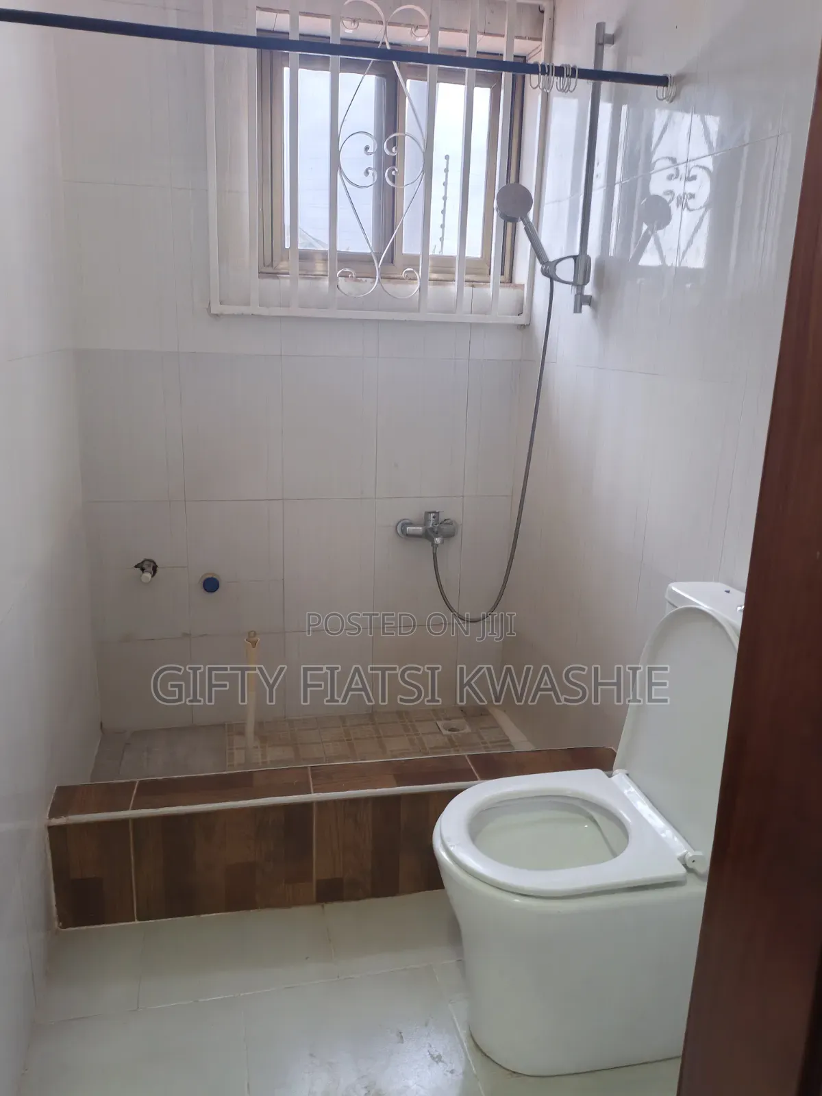 4bdrm House in Parakou Estate, Kumasi Metropolitan for rent