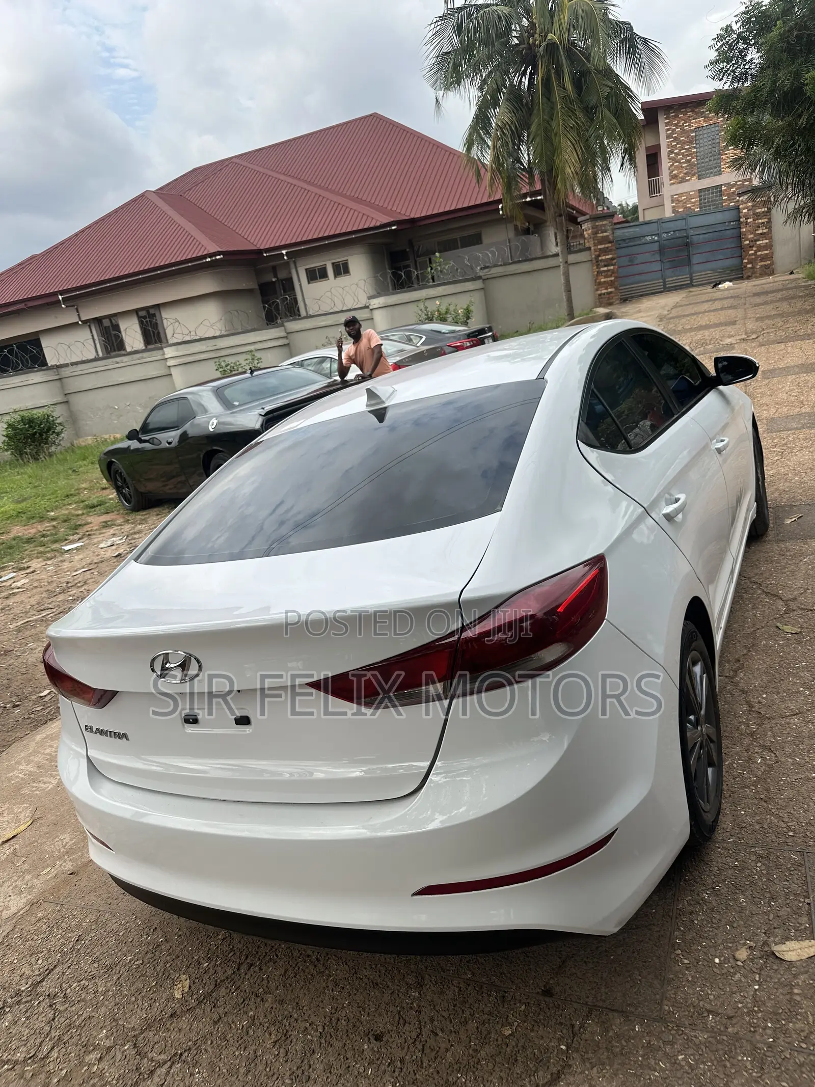 Hyundai Elantra SE Sedan FWD (2.0L 4cyl 6M) 2017 White