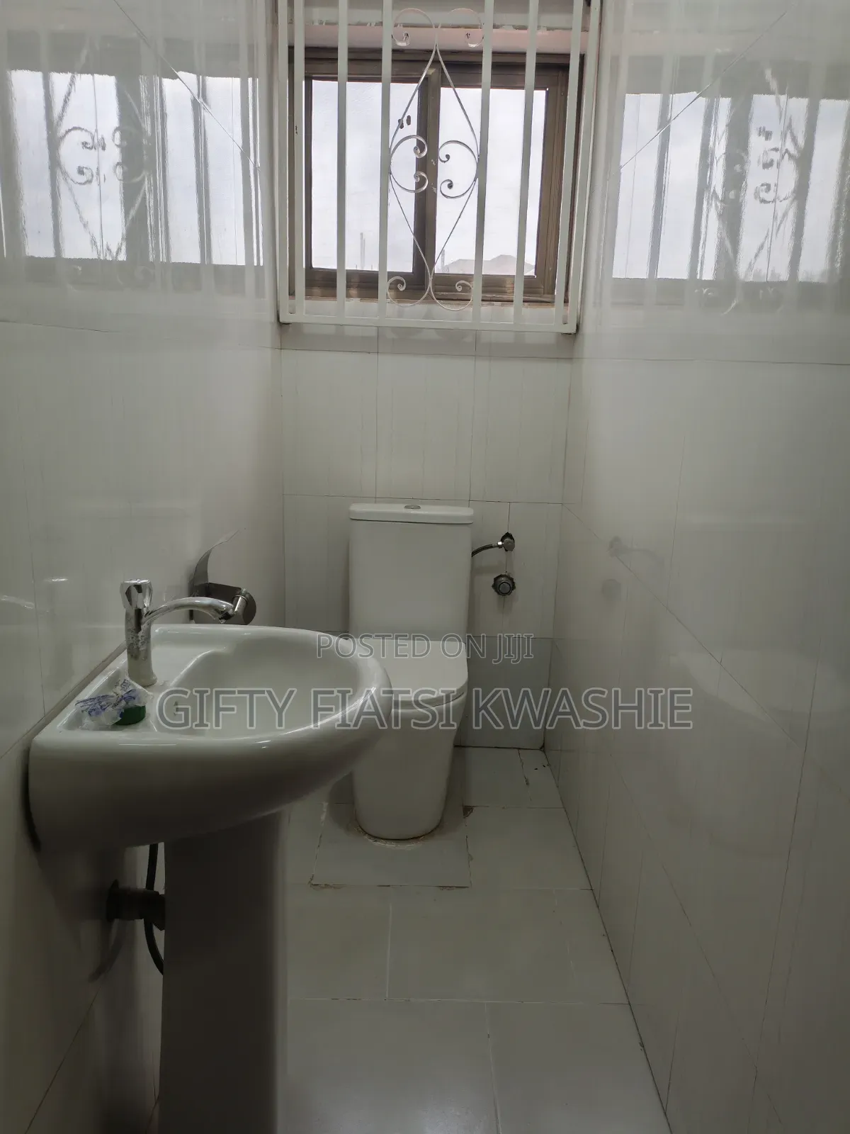4bdrm House in Parakou Estate, Kumasi Metropolitan for rent