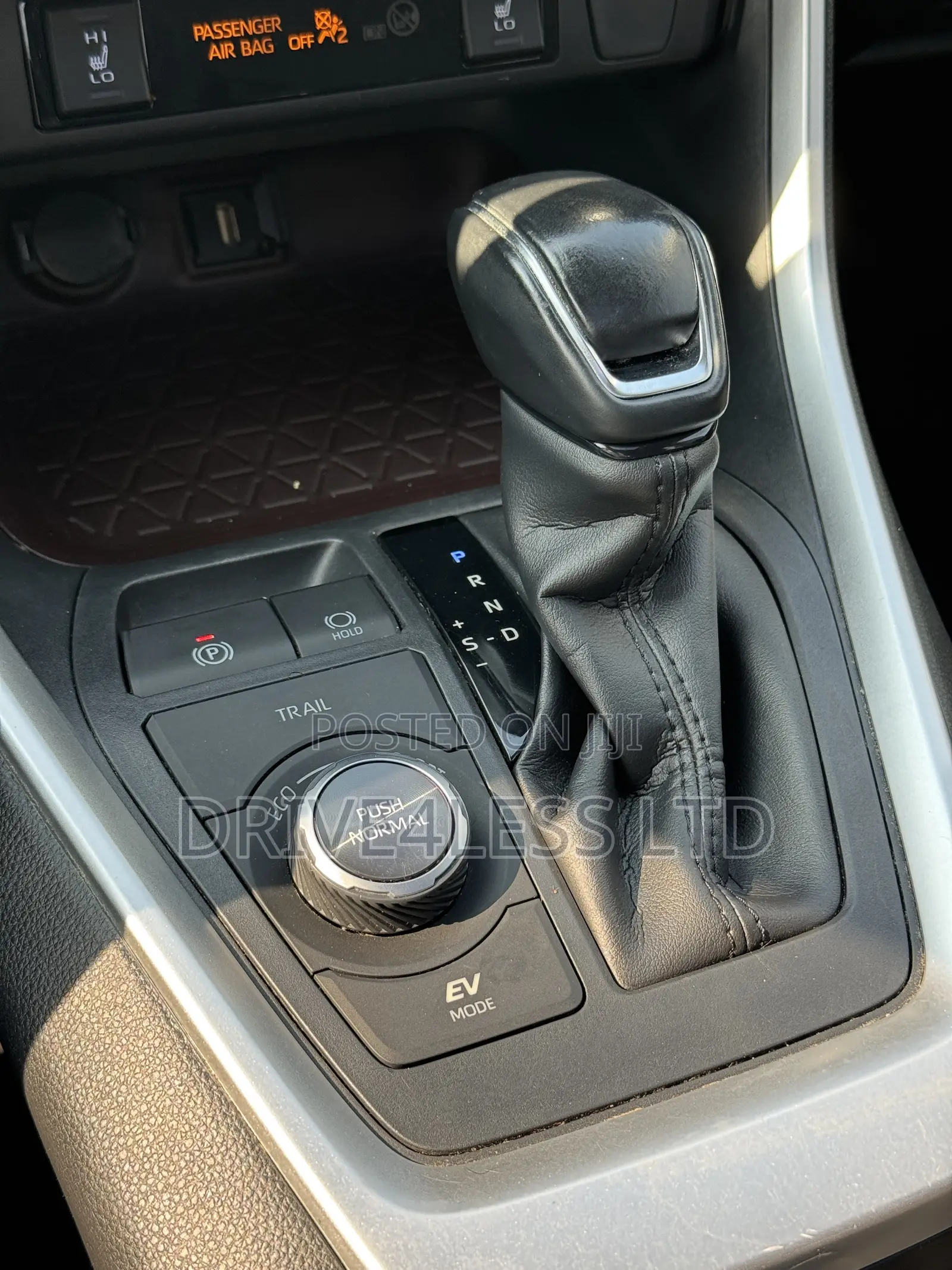 Toyota RAV4 Limited AWD 2020 Silver