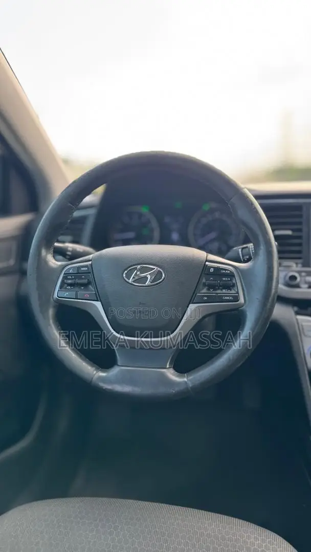 Hyundai Elantra Value Edition Sedan FWD (2.0L 4cyl 6A) 2017 Gray