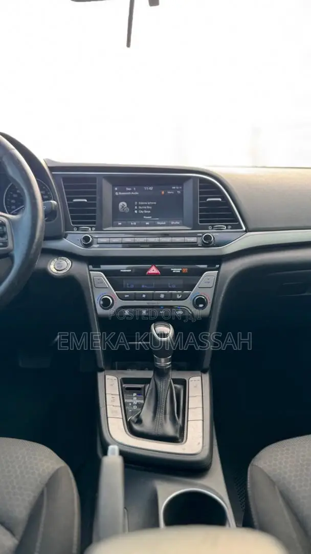 Hyundai Elantra Value Edition Sedan FWD (2.0L 4cyl 6A) 2017 Gray