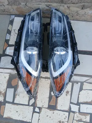 Hyundai Elantra  2017 Headlight