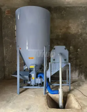 Feed Mixer Machine With Grinder