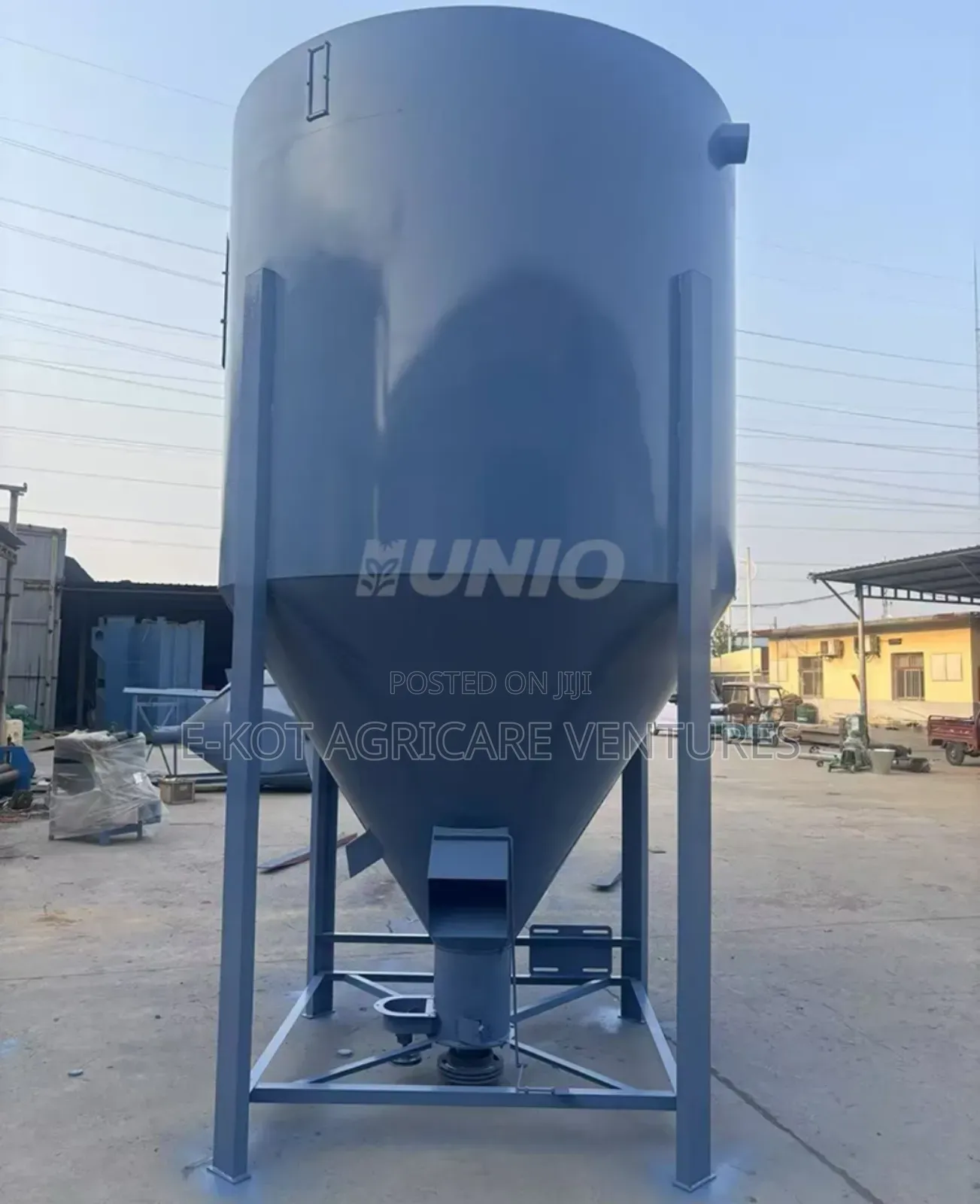 Feed Mixer Machine With Grinder