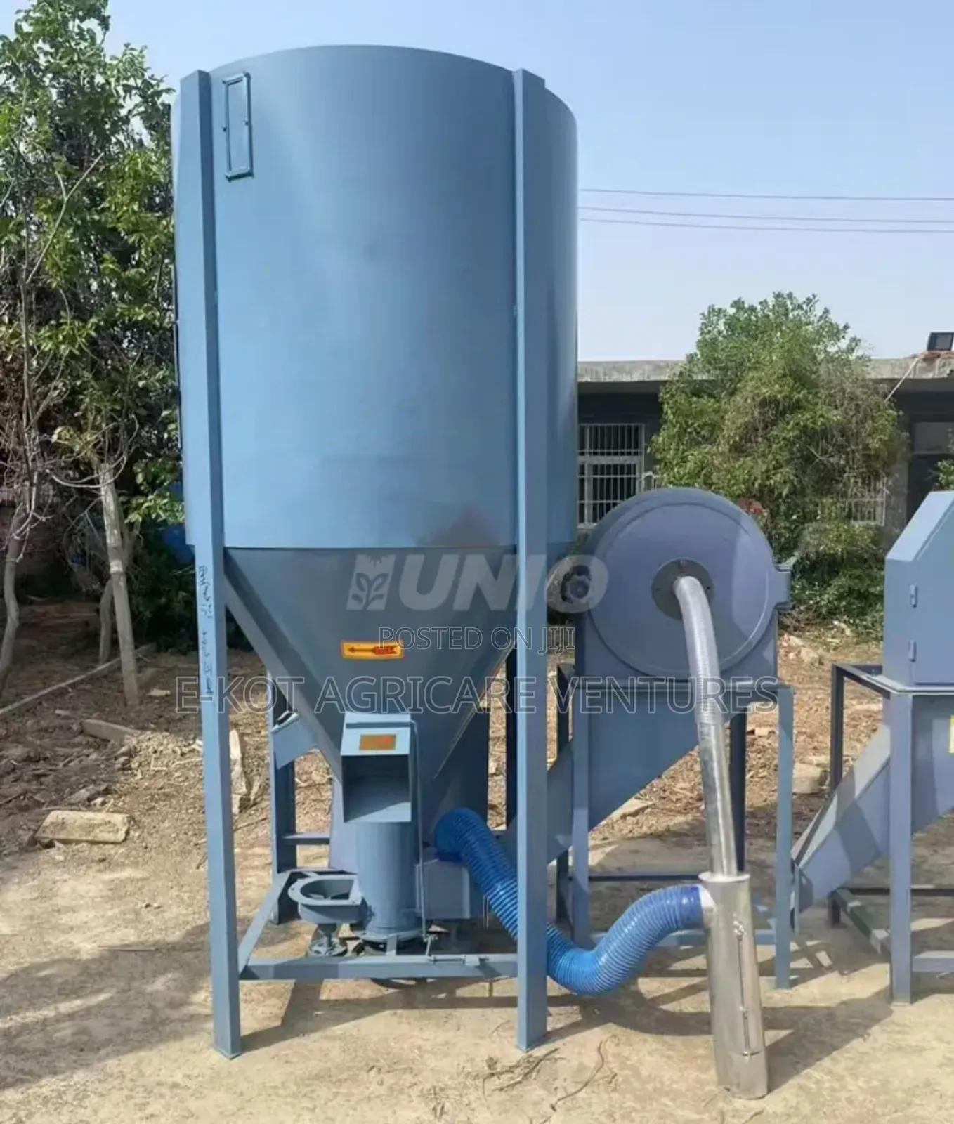 Feed Mixer Machine With Grinder
