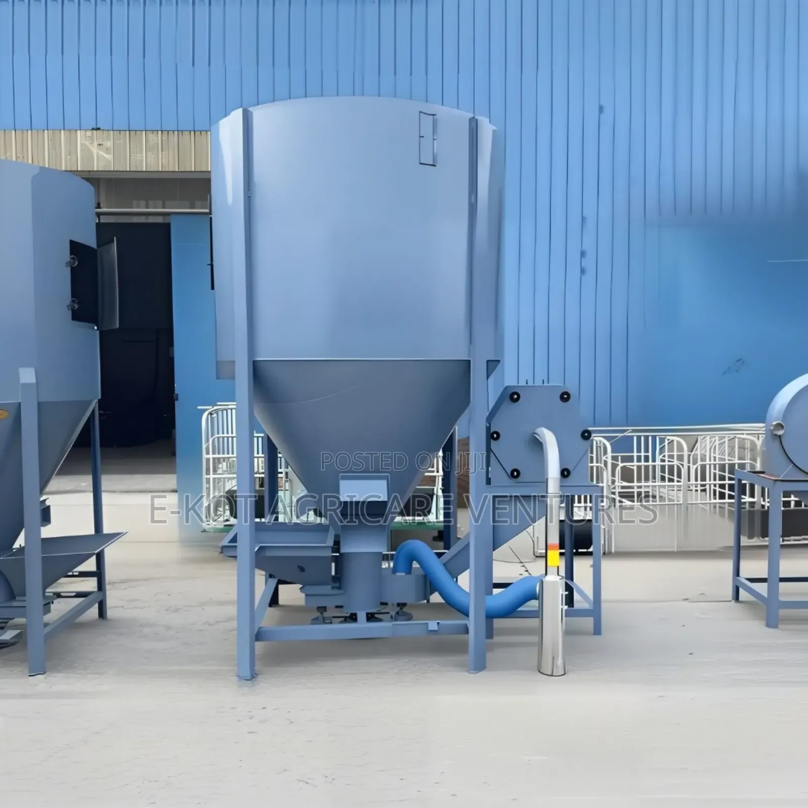 Feed Mixer Machine With Grinder