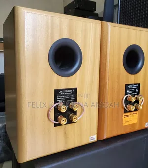 Jamo Concert 8 Bookshelf Speakers
