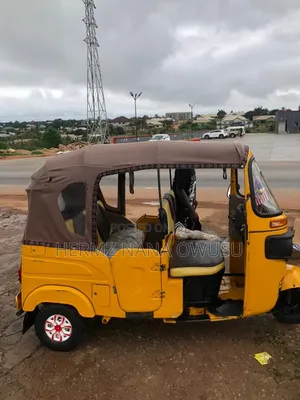 Bajaj RE 2025 Yellow