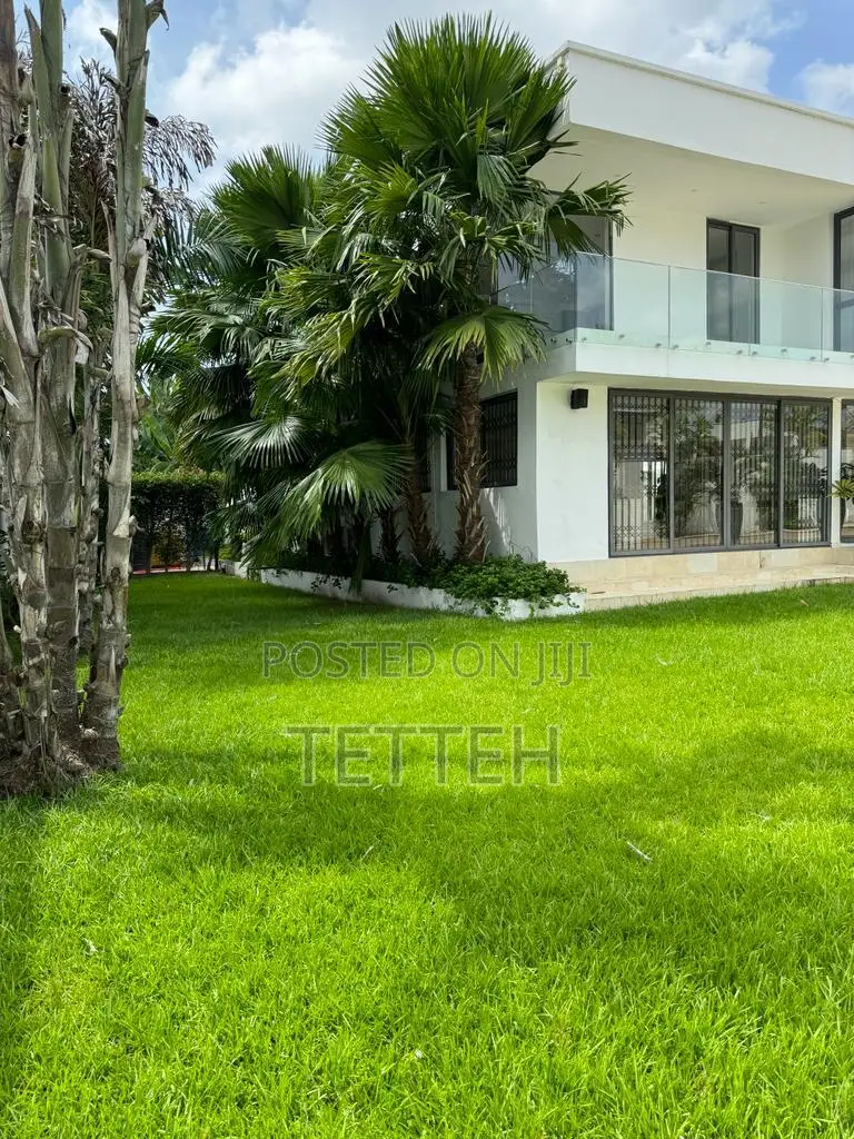 4bdrm House in Coffee Shop Area for sale