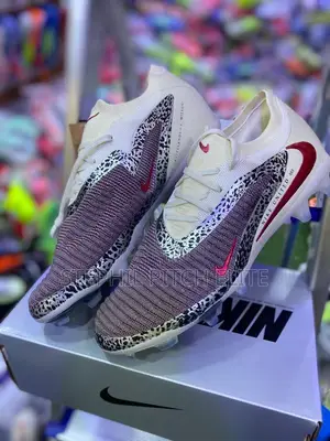 Nike Phantom 6
