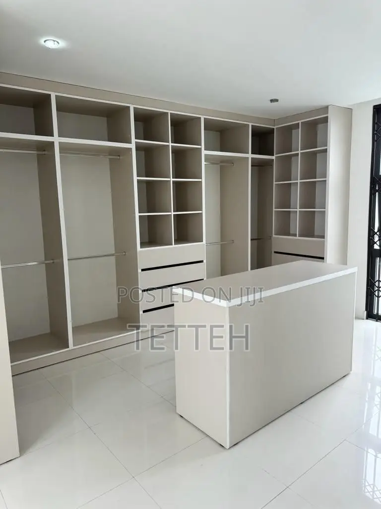 4bdrm House in Coffee Shop Area for sale