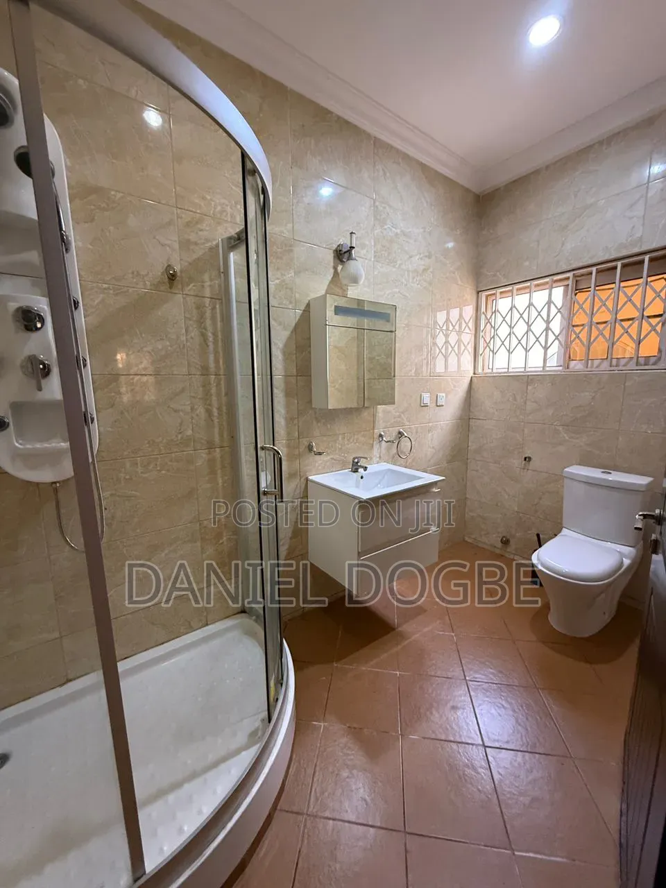 5bdrm House in Etordan, Boundary Road Area for rent