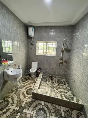 5bdrm House in Millions Properties, Accra Metropolitan for sale