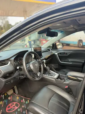 Toyota RAV4 2021 Black