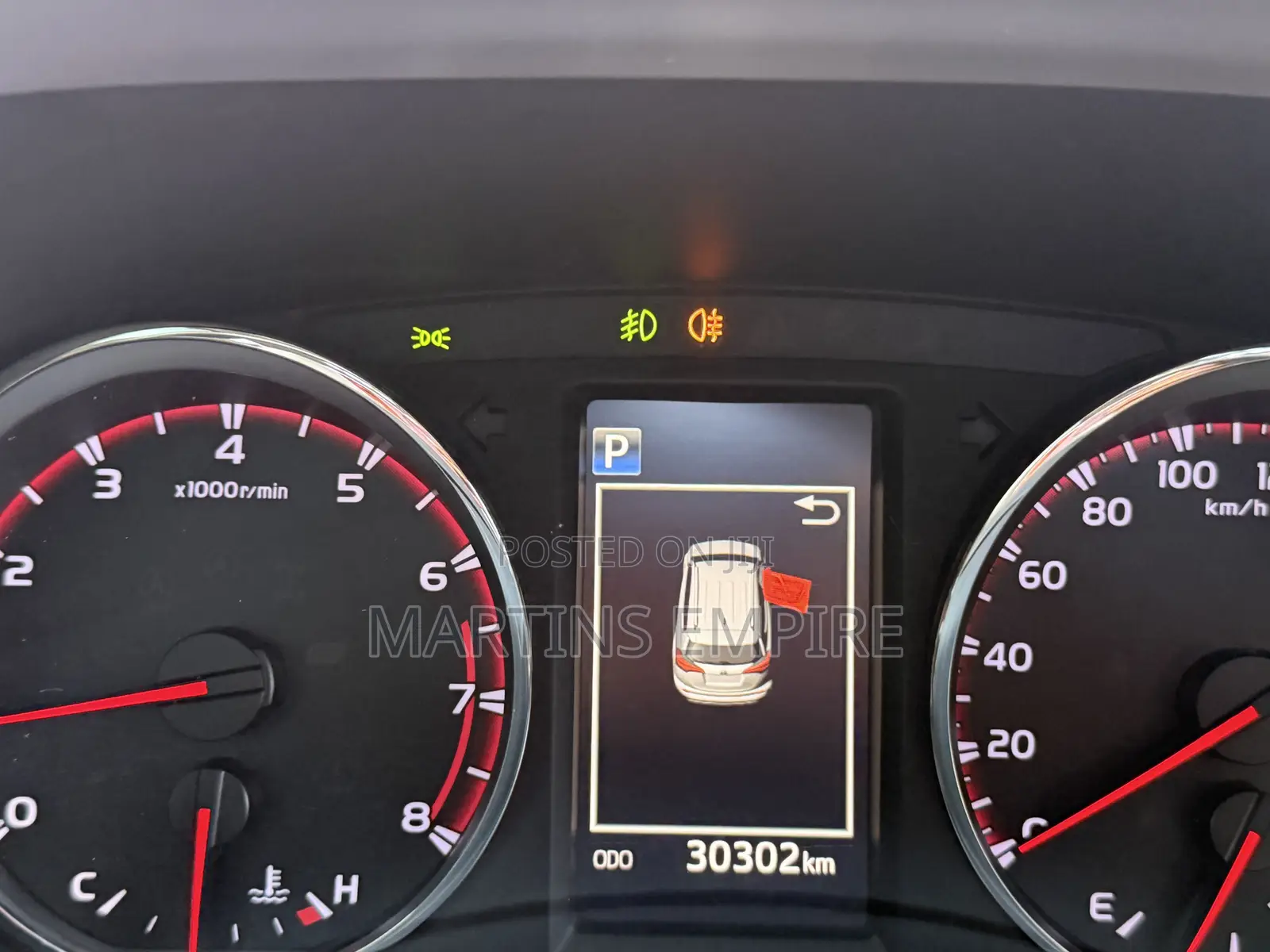 Toyota RAV4 XLE 4dr SUV (2.5L 4cyl 6A) 2018 Gold