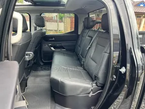 Toyota Tundra 2022 Black
