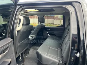 Toyota Tundra 2022 Black