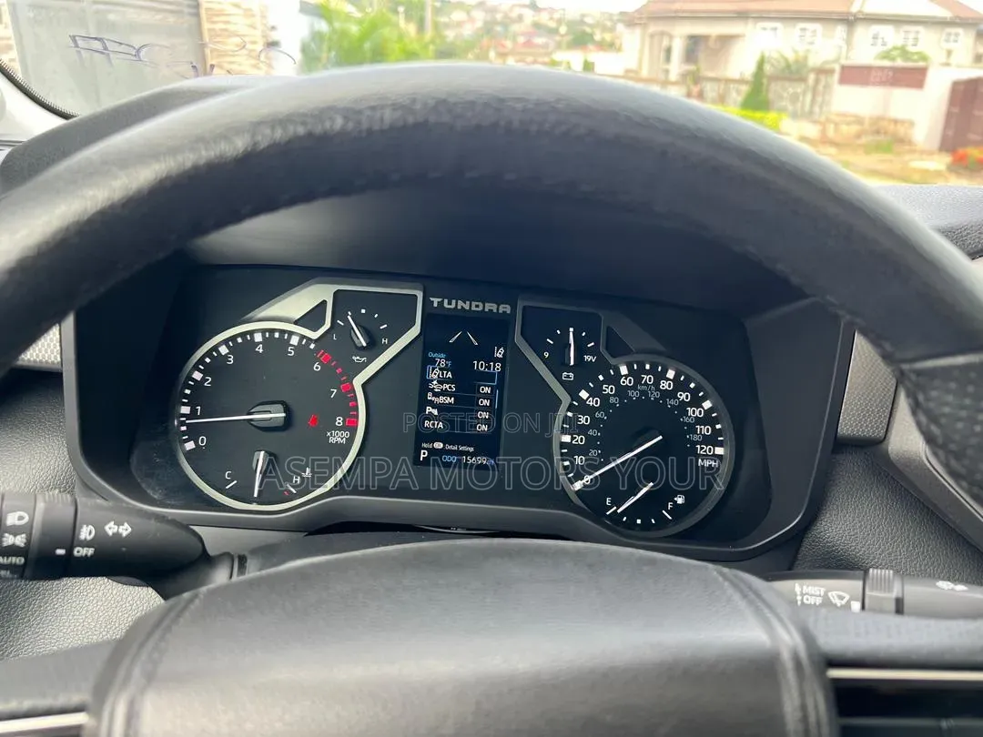 Toyota Tundra 2022 Black