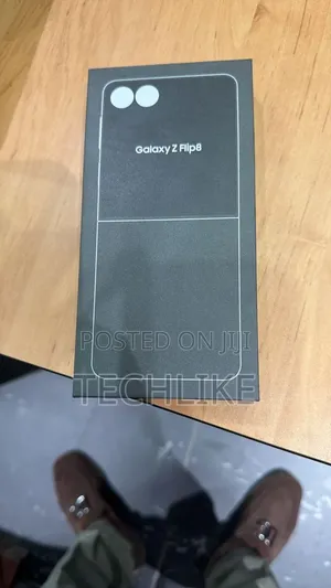 New Samsung Galaxy Z Flip8 256 GB Black
