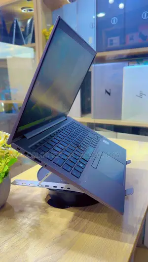 Laptop HP ZBook Firefly 14 G7 8GB Intel Core i5 SSD 256GB