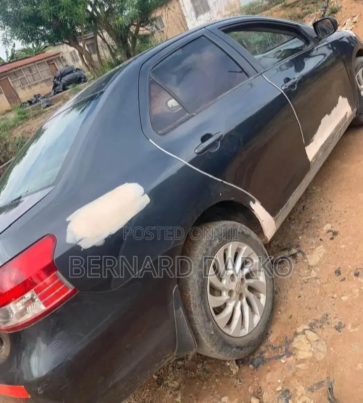 Toyota Yaris 2010 Black