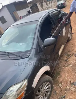 Toyota Yaris 2010 Black