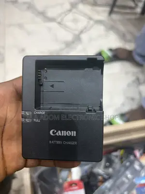 E8 Battery Charger 🔌