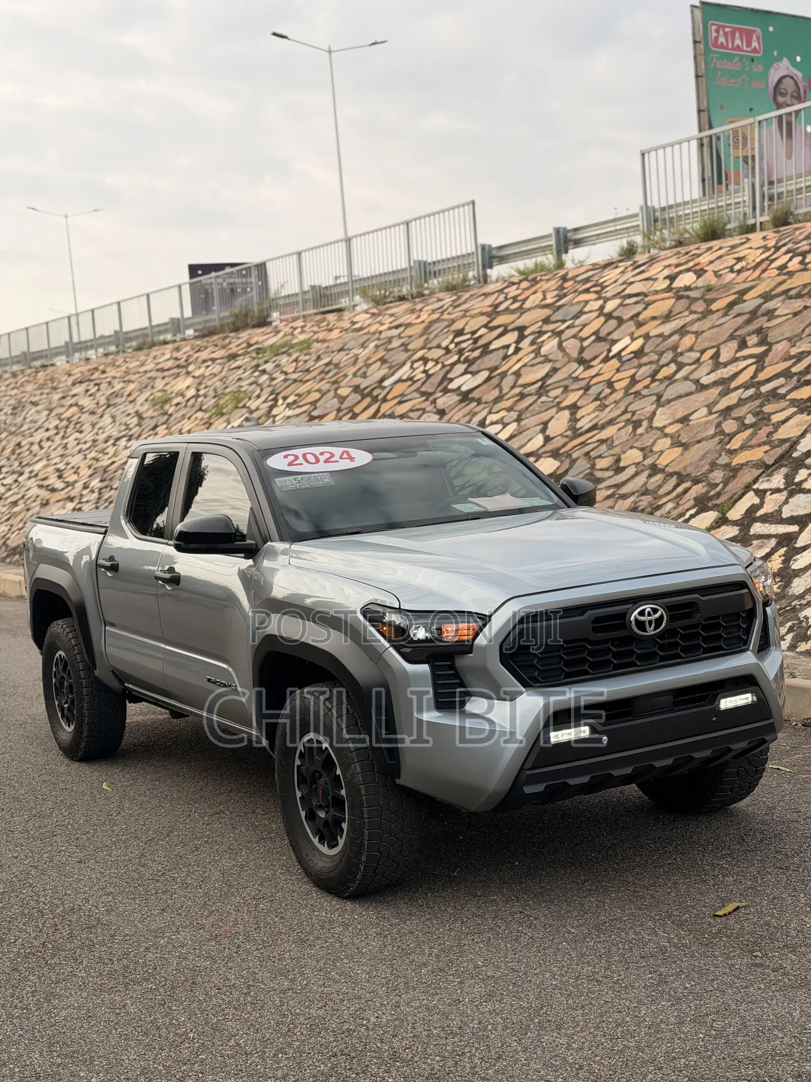 Toyota Tacoma SR5 Double Cab 6' Bed AT 2024 Gray