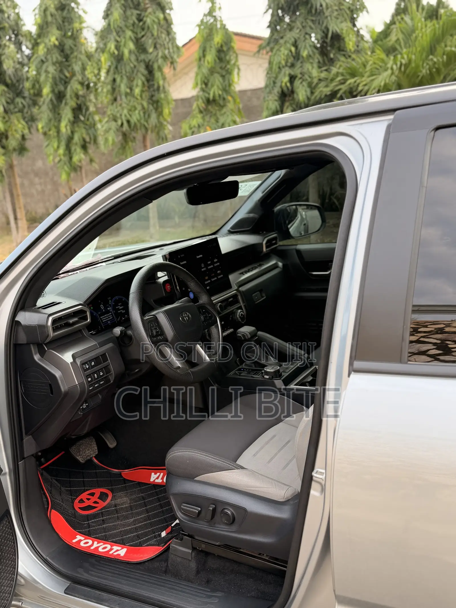 Toyota Tacoma SR5 Double Cab 6' Bed AT 2024 Gray