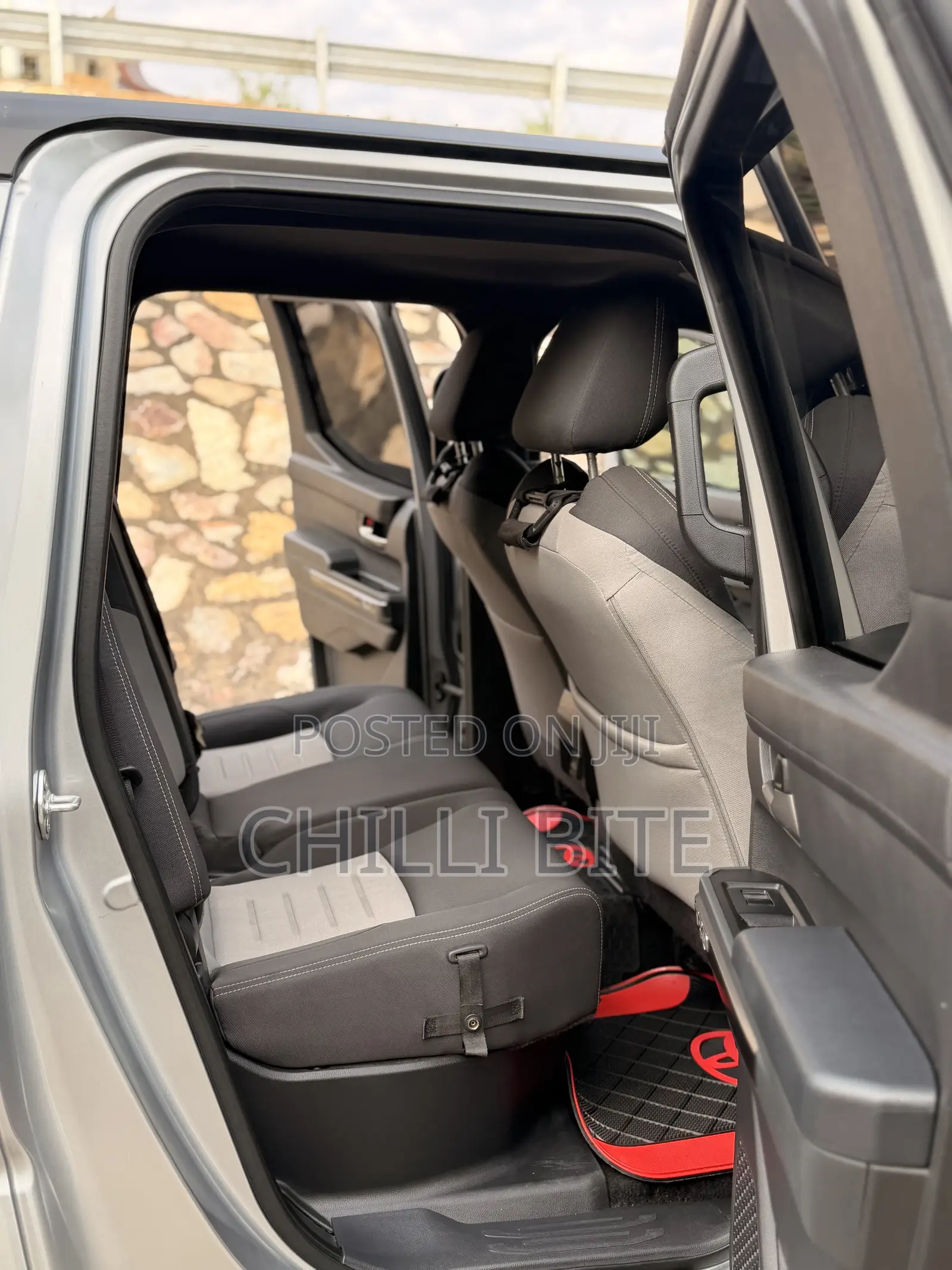 Toyota Tacoma SR5 Double Cab 6' Bed AT 2024 Gray