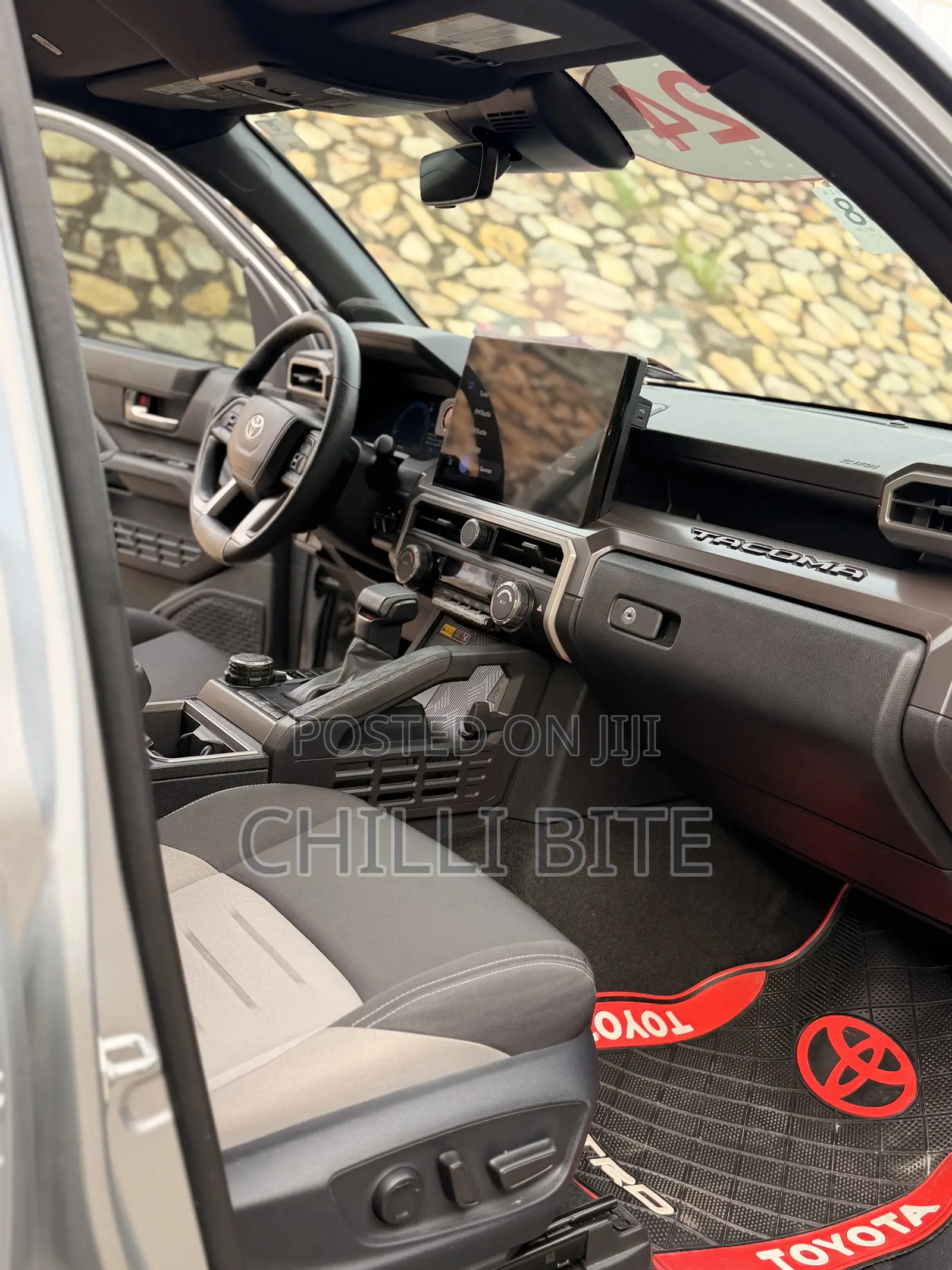 Toyota Tacoma SR5 Double Cab 6' Bed AT 2024 Gray