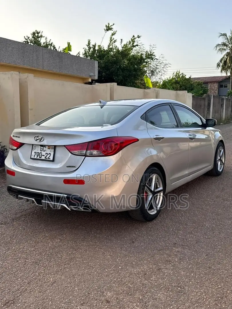 Hyundai Elantra Limited 2012 Silver