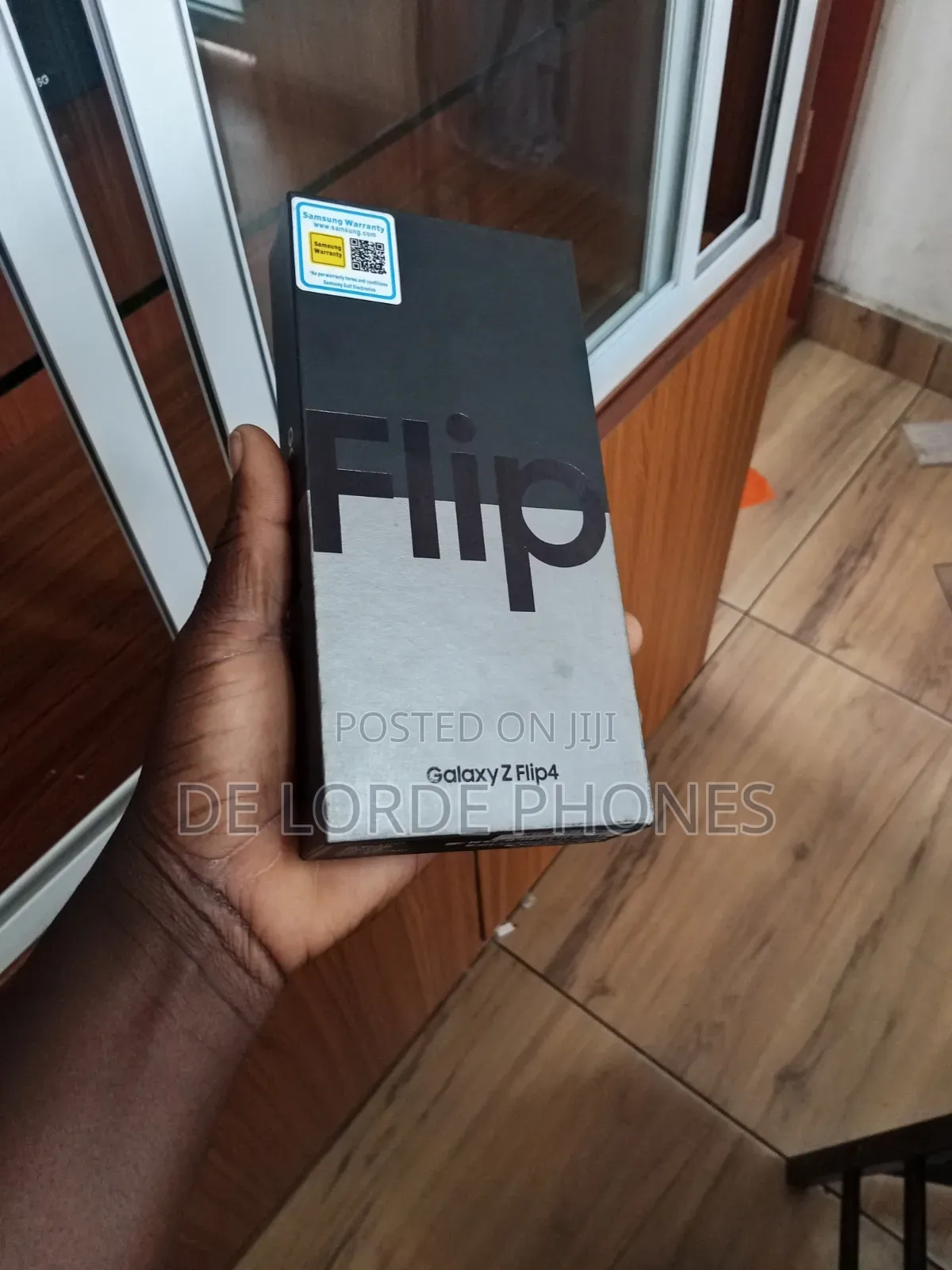 New Samsung Galaxy Z Flip4 256 GB Black
