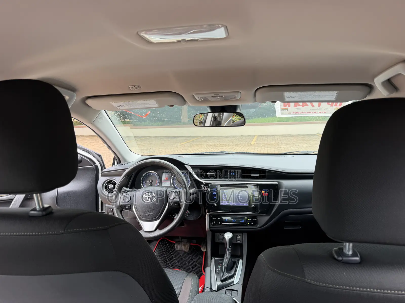Toyota Corolla LE Eco (1.8L 4cyl 2A) 2019 White