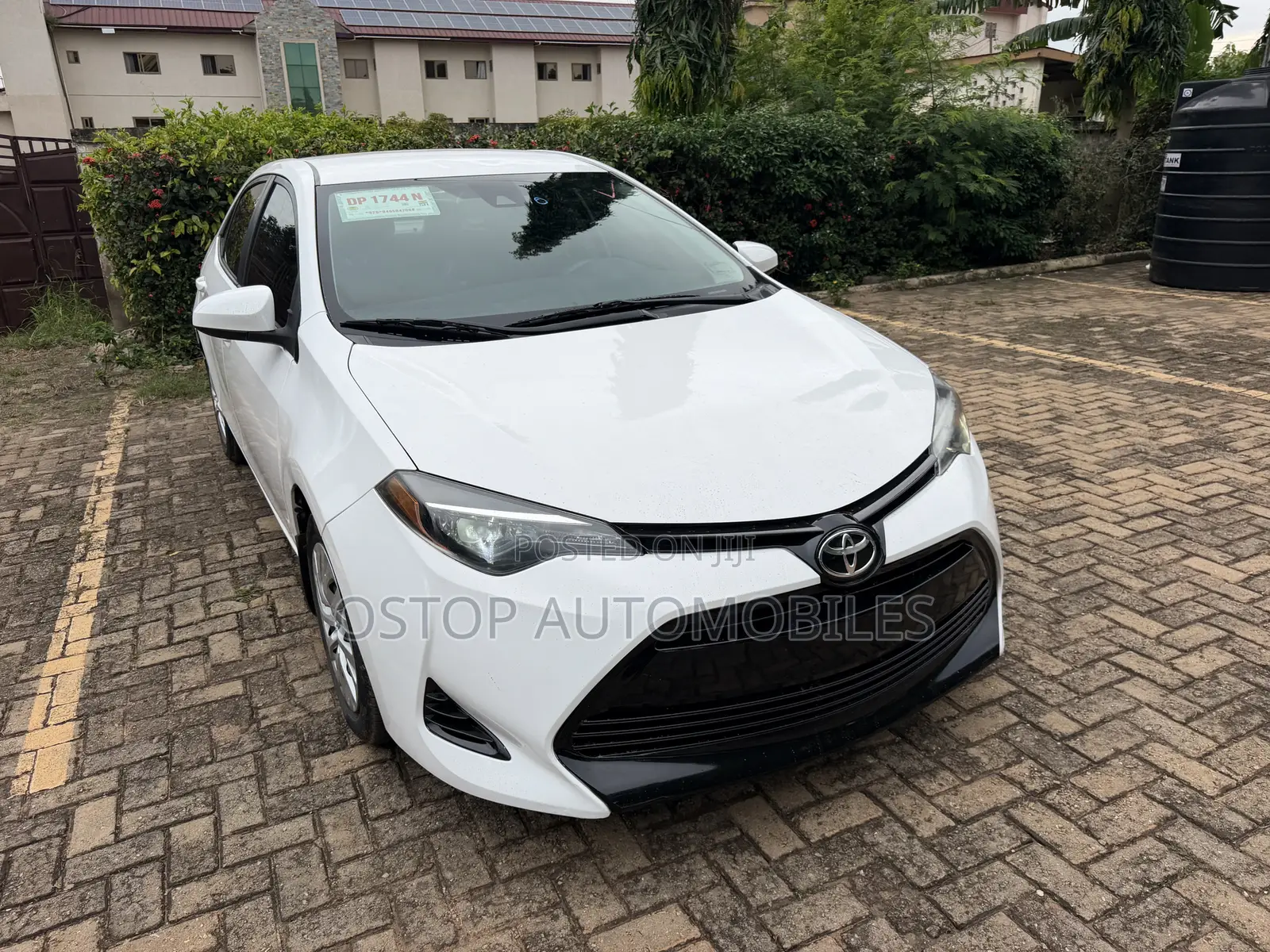 Toyota Corolla LE Eco (1.8L 4cyl 2A) 2019 White