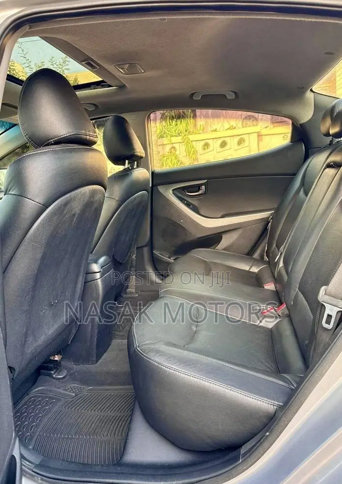 Hyundai Elantra Limited 2012 Silver