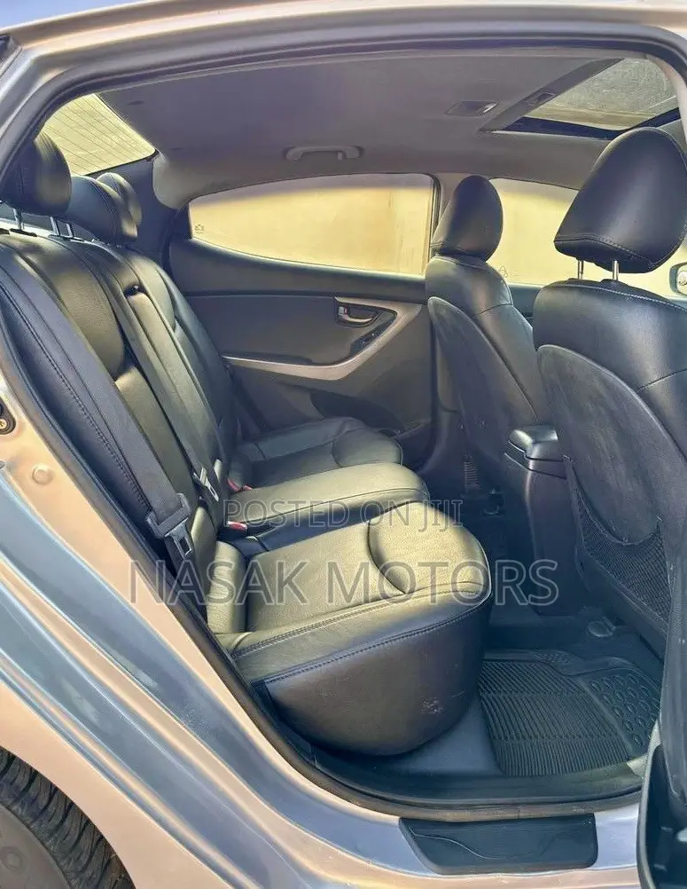 Hyundai Elantra Limited 2012 Silver