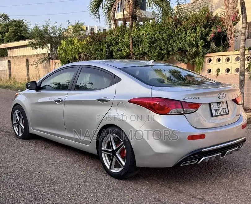 Hyundai Elantra Limited 2012 Silver