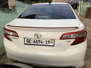 Toyota Camry SE 4dr Sedan (2.5L 4cyl 6A) 2013 White