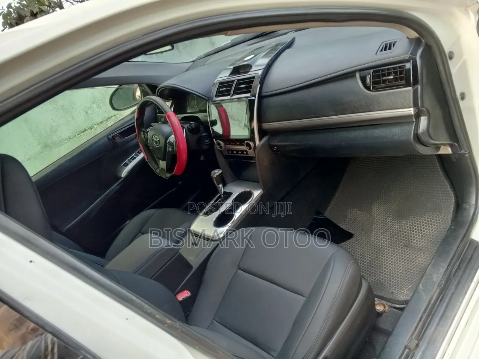 Toyota Camry SE 4dr Sedan (2.5L 4cyl 6A) 2013 White