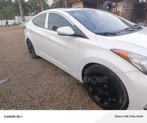Hyundai Elantra 2013 White