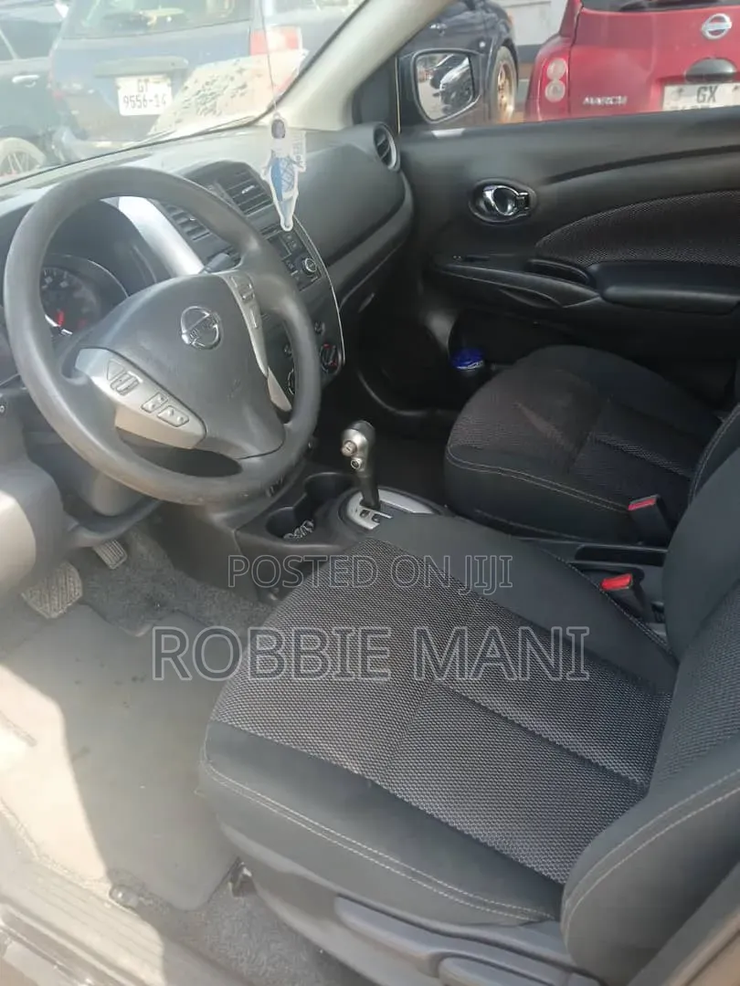 Nissan Versa 1.6 SV 2013 Black