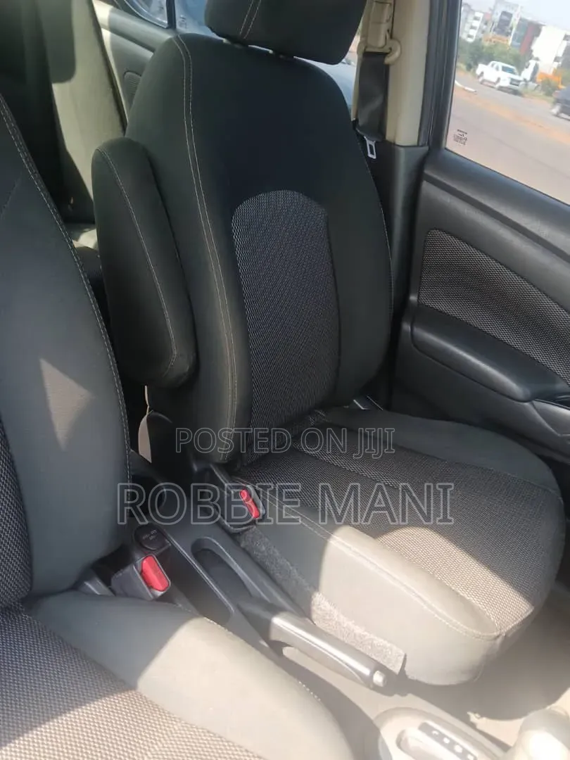 Nissan Versa 1.6 SV 2013 Black