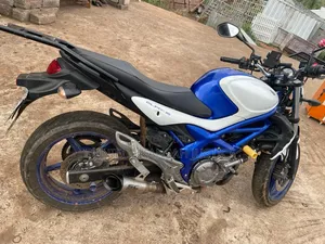 Suzuki SFV650 2014 Brown