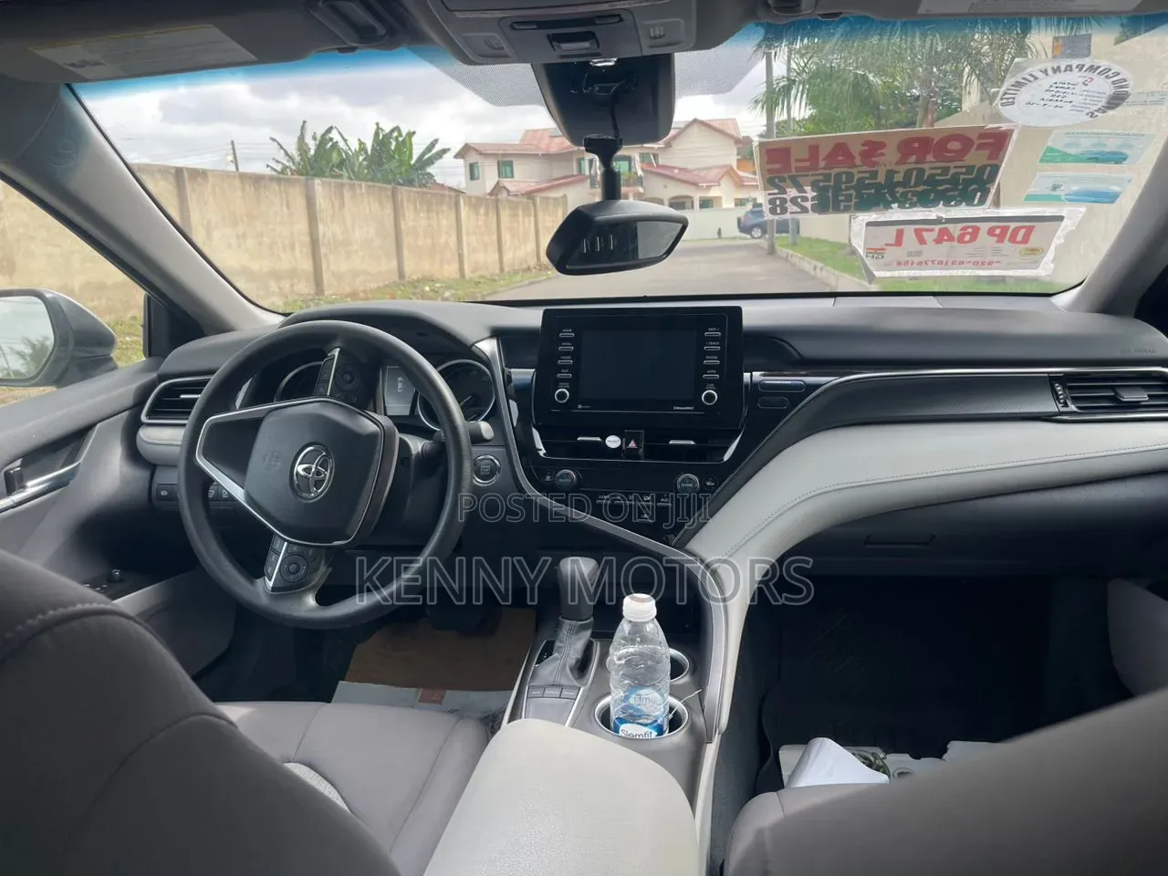 Toyota Camry 2023 Silver