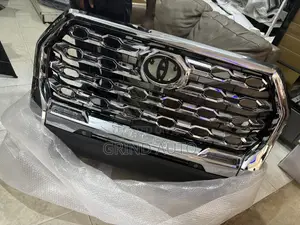 Toyota Tundra Front and Back Bumper With Its Accessories Available