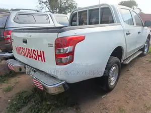 Mitsubishi L200 2016 White